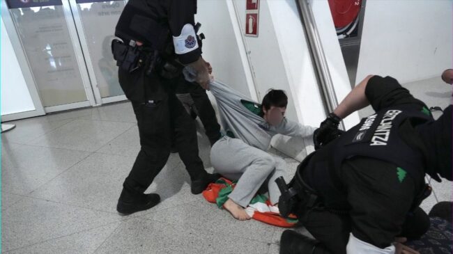 Graves altercados contra la Ertzaintza en Bilbao en la bienvenida a los activistas de la Flotilla