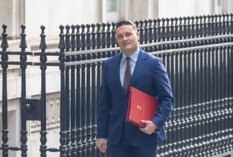 El exministro Wes Streeting se postula para suceder a Starmer al frente de los laboristas