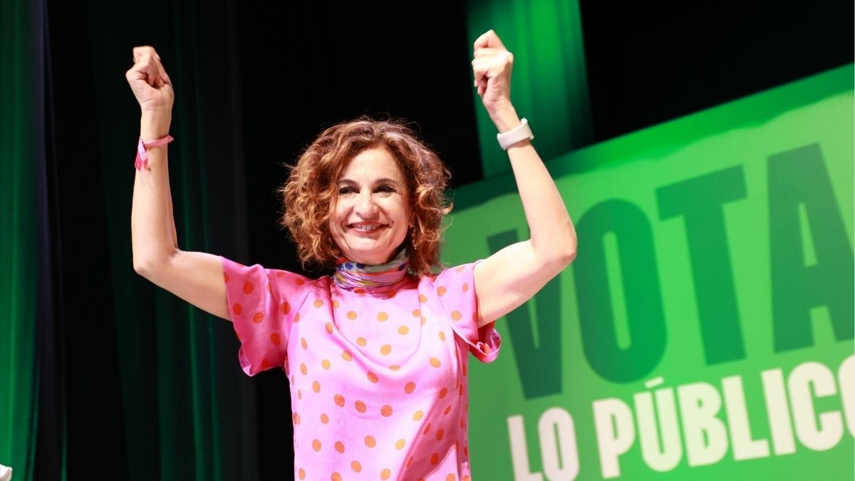 Montero presume de «llevar ocho años» promoviendo la inteligencia artificial