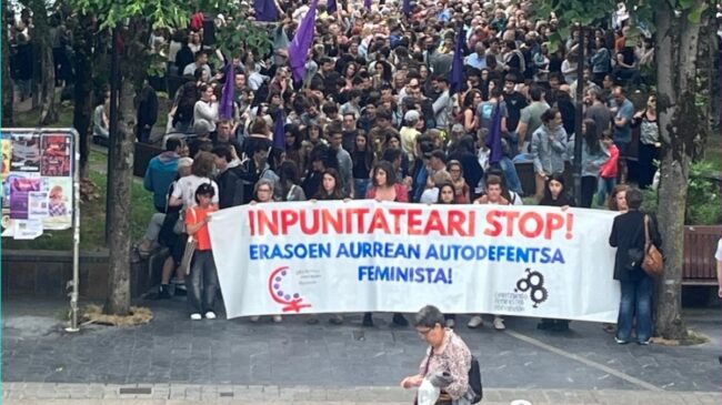 Los abertzales triunfan en la convocatoria de protestas contra un profesor por «agresiones»