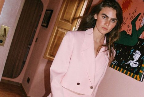 Ni mantequilla ni negro: Zara y Primark apuestan por conjuntos en combinaciones de color tendencia que favorecen a las invitadas que buscan un look original