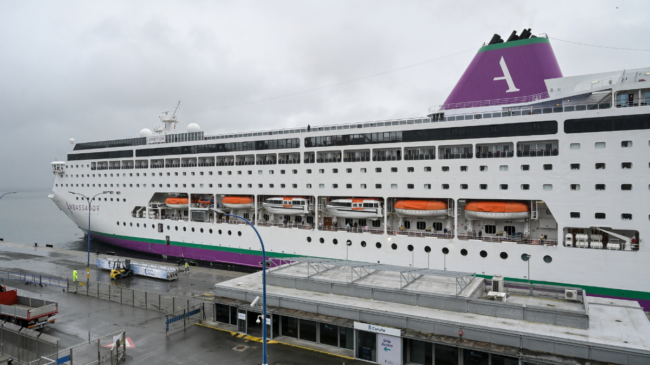 Atraca en La Coruña el crucero afectado por un brote de norovirus