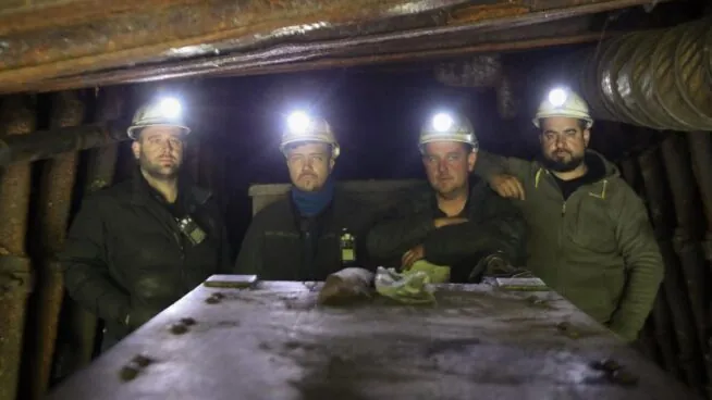 Los mineros encerrados en una mina asturiana marcharán hacia la Junta si no se les paga ya