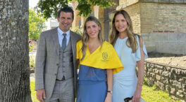 Luis Figo abre su álbum de fotos más personal de la graduación de su hija Daniela en Navarra: el emotivo mensaje de Beltrán, primo del Rey