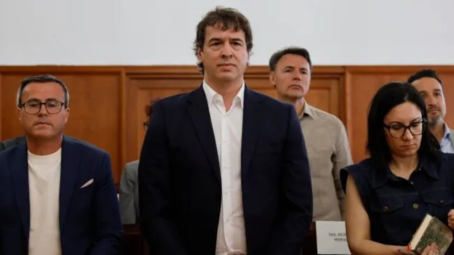 La Fiscalía sale al rescate del hermano de Sánchez: «Hay que excluirle del juicio»