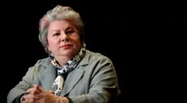«Miedo, ansiedad y ayuda psiquiátrica»: la nueva vida de Dolores Vázquez (74 años) en una ciudad medieval de Galicia