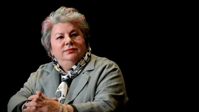 «Miedo, ansiedad y ayuda psiquiátrica»: la nueva vida de Dolores Vázquez (74 años) en una ciudad medieval de Galicia