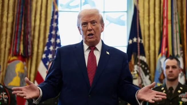 Trump asegura que se negocian los últimos flecos con Irán para reabrir Ormuz