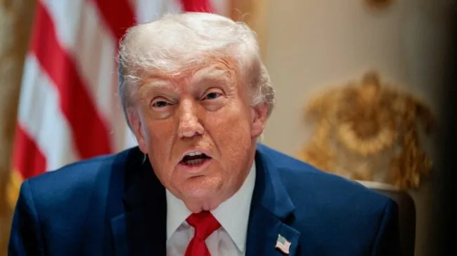Trump critica a Jill Biden por no ayudar a su esposo cuando creyó que sufría un derrame