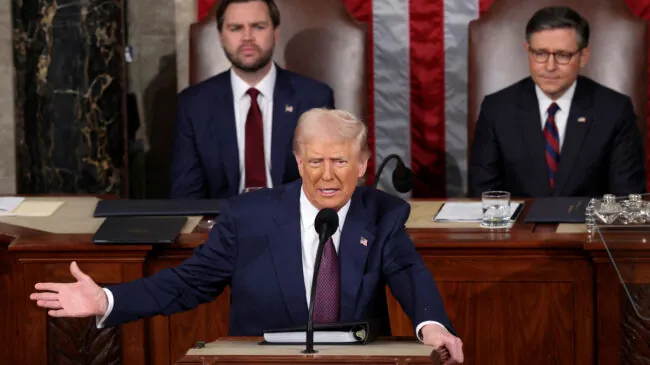 Trump anuncia una reunión con su equipo para tomar una «decisión final» sobre Irán