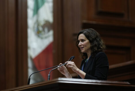 Ayuso lleva a Sánchez a los tribunales por usar a las autonomías como «cajero automático»