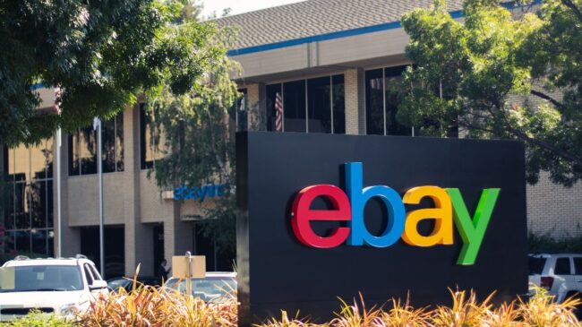 GameStop lanza una OPA de 47.335 millones sobre eBay