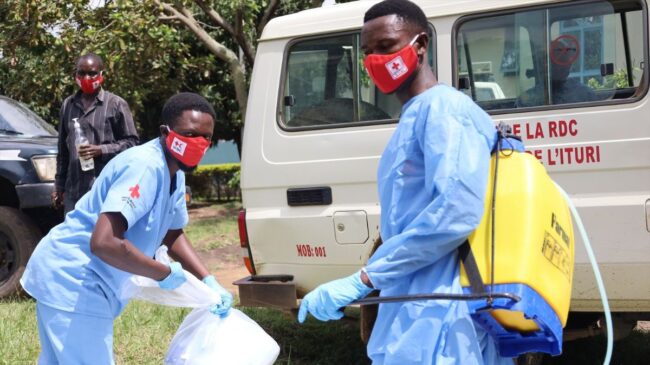 Uganda confirma tres nuevos casos de ébola y eleva a cinco los contagios en el país