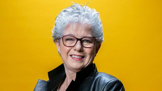 Elsa Gómez (61), psicóloga:«El enamoramiento es un sentimiento, mientras que el amor es aceptar la totalidad del otro, se construye todos los días»