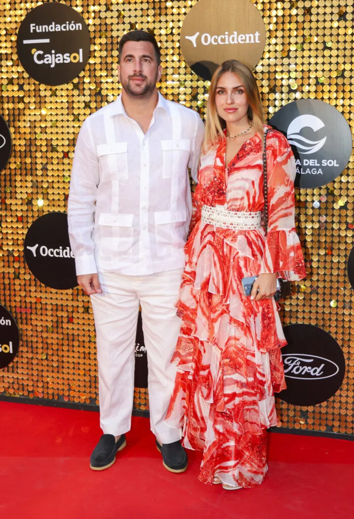 Enrique Riquelme y su pareja, Malén Guirado, en la gala Startile de Marbella en 2024