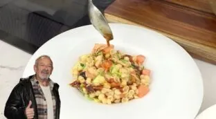 Karlos Arguiñano (77), cocinero: «Si te gustan los aliños distintos en las ensaladas, aquí tienes uno con una reducción de sandía y soja »