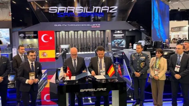 Escribano firma con la turca Sarsilmaz el desarrollo de sistemas de armas remotos