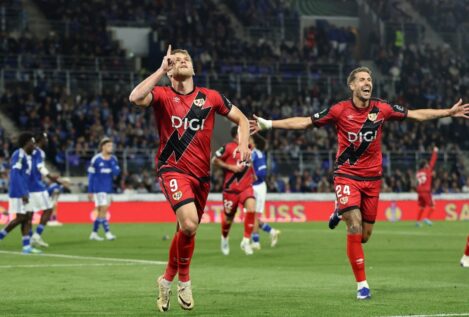 El Rayo Vallecano hace historia y jugará su primera final europea tras ganar al Estrasburgo