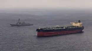 España hace negocio con Ormuz: crecen las exportaciones de gasolina, fuel y queroseno