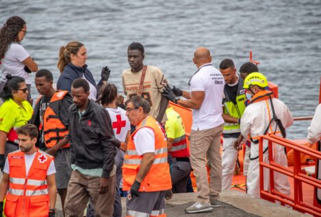 España recibió 3,8 millones de inmigrantes en diez años, pero un millón de españoles se fue