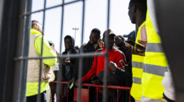 España lidera la inmigración y la emigración en la UE, y está a la cola en natalidad