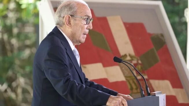 Muere Carlos Garaikoetxea, el primer lehendakari en democracia, a los 87 años