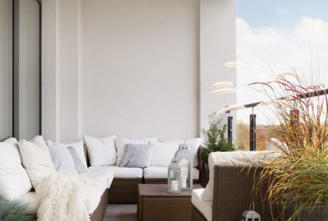 Los expertos en decoración lo confirman: para adornar tu terraza en 2026 sin necesidad de obras ni taladros hay seis claras tendencias