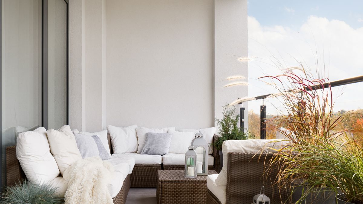 Los expertos en decoración lo confirman: para adornar tu terraza en 2026 sin necesidad de obras ni taladros hay seis claras tendencias
