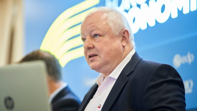 Fedea cuestiona los criterios exigidos de la regularización de inmigrantes