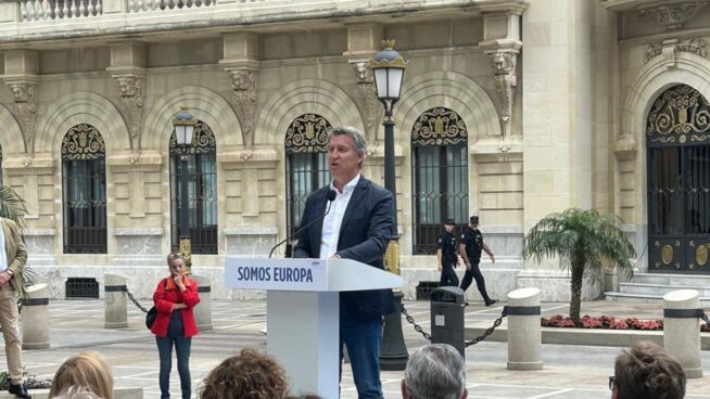 Feijóo lamenta la muerte «cruel e injusta» de los guardias civiles y denuncia «la falta de medios»