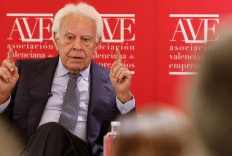 Felipe González pide elecciones «este año» y aconseja al PP no presentar una moción