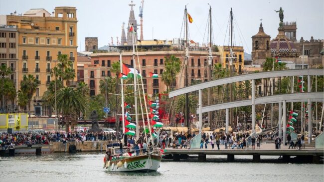 La exalcadesa de Montcada (Barcelona) llama a la movilización tras ser interceptada la flotilla
