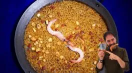 Diego Merino, cocinero: «Para hacer el mejor caldo de paella no machaques cáscaras de gambas, el truco está en separar el interior de la cabeza»