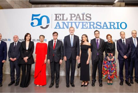 'El País' celebra su 50 aniversario sin Juan Luis Cebrián, Antonio Caño ni Fernando Savater