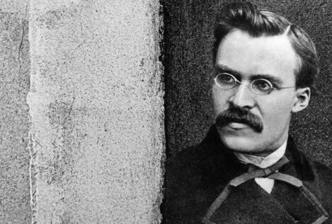 Nietzsche, filósofo, ya advirtió del precio que pagan los que piensan diferente: «El que ve más allá termina por no encajar en ninguna parte»