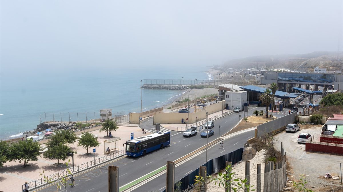 Colas de hasta cinco horas de espera para cruzar la frontera con Marruecos