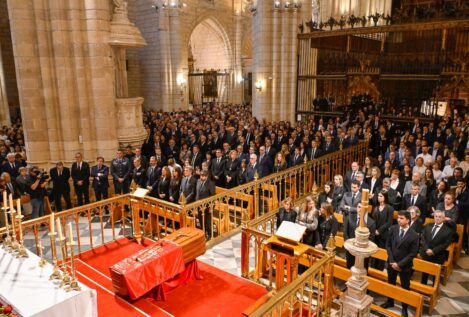 Murcia da un multitudinario adiós a su alcalde, José Ballesta, en la catedral