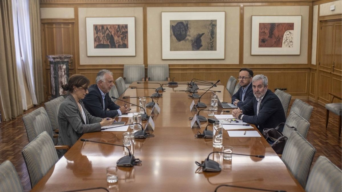 Clavijo anuncia que el crucero solo fondeará en Canarias y la evacuación será con una lancha