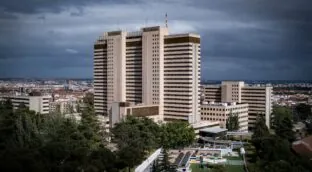 El español con positivo en hantavirus se encuentra mejor y está «casi asintómatico»