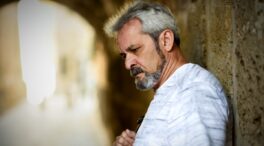 La psicología explica por qué la felicidad cae de golpe a partir de los 55 años: aparece un problema emocional vinculado a la familia