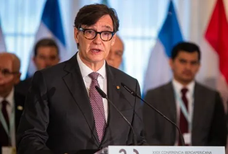 Illa ve a Sánchez como un «referente moral» e insiste en defender la presunción de inocencia