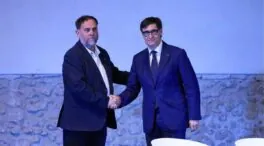 Illa y Junqueras firman su pacto sobre presupuestos catalanes a la espera de Comuns