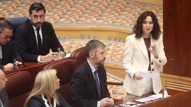 Ayuso tilda a Zapatero de «padrino» del PSOE: «Sánchez los puso para mantener la mafia»