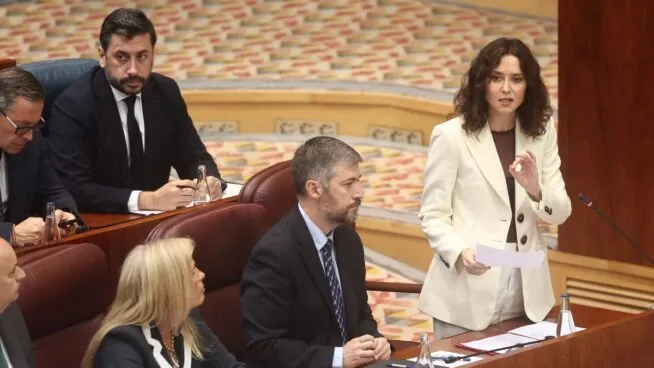 Ayuso tilda a Zapatero de «padrino» del PSOE: «Sánchez los puso para mantener la mafia»