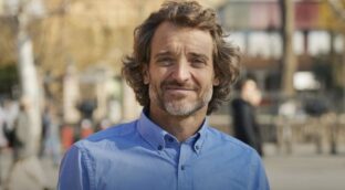Javier Albares (51), neurofisiólogo clínico, sobre el insomnio: «Lo que más afecta es la falta de vitamina D y una alimentación desequilibrada»