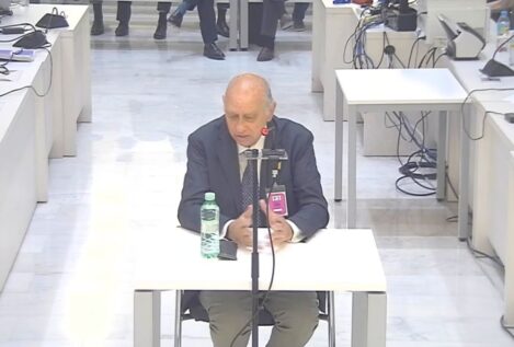 El exministro Fernández Díaz asegura que se enteró por la prensa de la 'operación Kitchen'