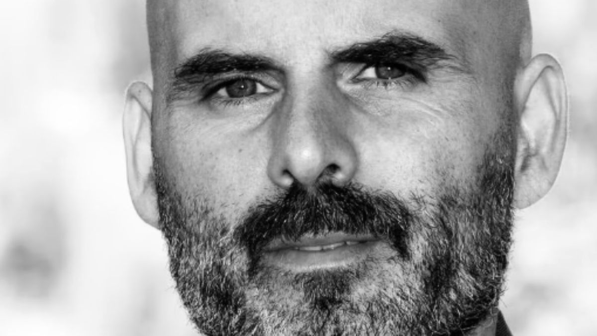 José Carlos Ruiz (51), filósofo cordobés: «La felicidad no consiste en tenerlo todo, sino en aprender a necesitar menos para vivir con menos ruido interior»