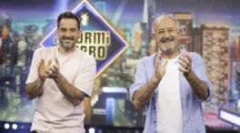 La nevera de Joseba Arguiñano en su casa de Zarauz: «No hay caos; lo que nunca falta es un bote de caldo casero y un buen queso del país»