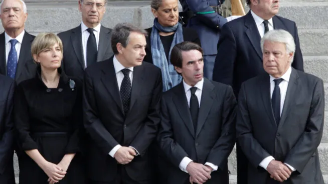 Los cinco actos de la 'jet set' en los que la mujer de Zapatero desaprovechó la oportunidad de lucir las joyas «de su herencia familiar»