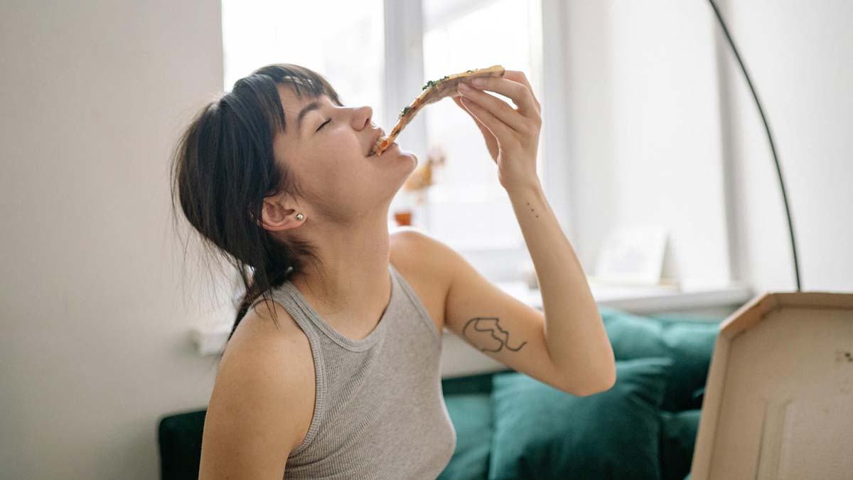 Julia Palacios, nutricionista, sobre prohibirse ciertos alimentos: «Tu cerebro necesita que le des antojos; si no lo haces, te pedirá más»